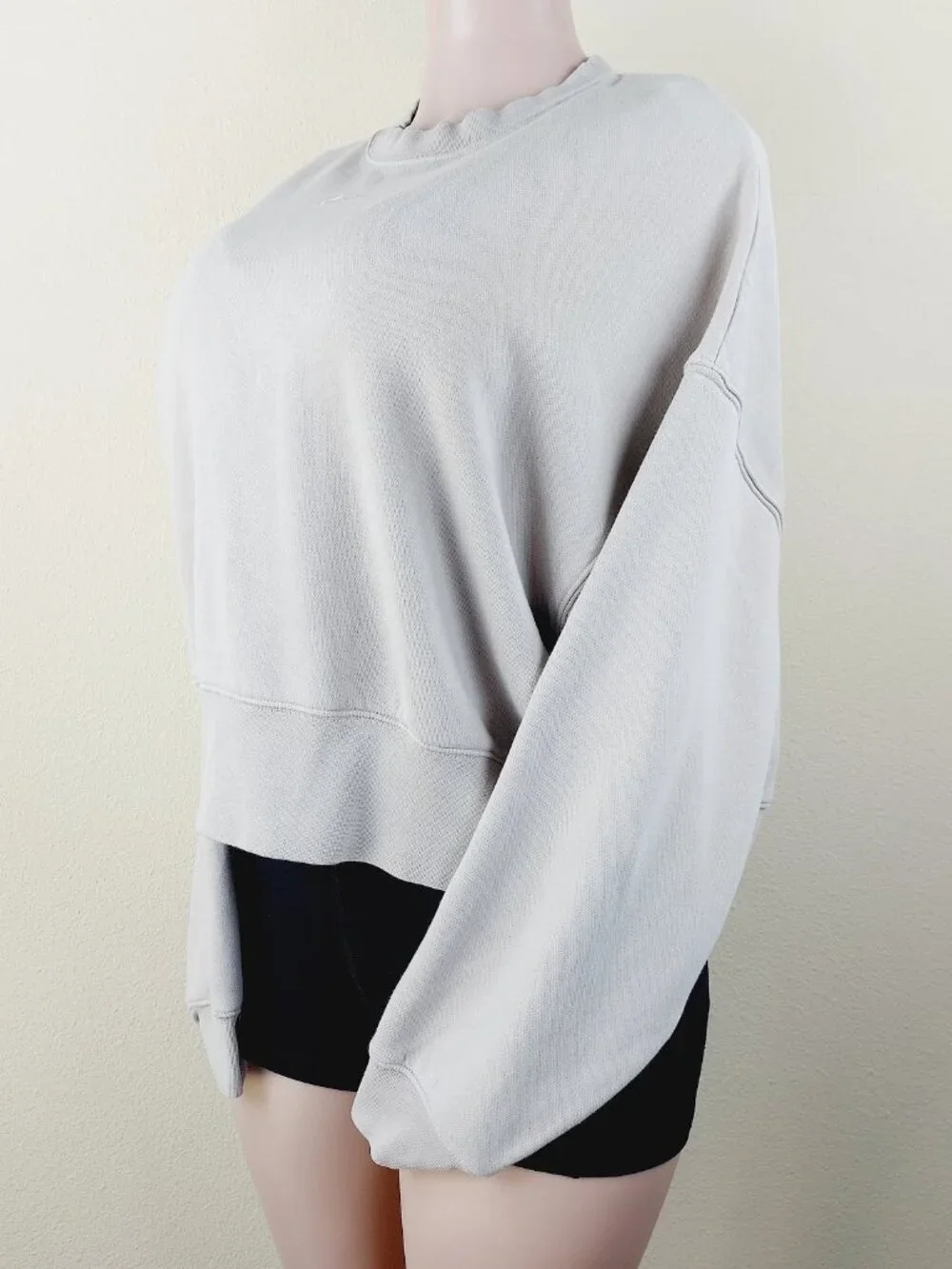 Nike Women's Gray Collection Essential Crew Neck Casual Sweatshirt Size S